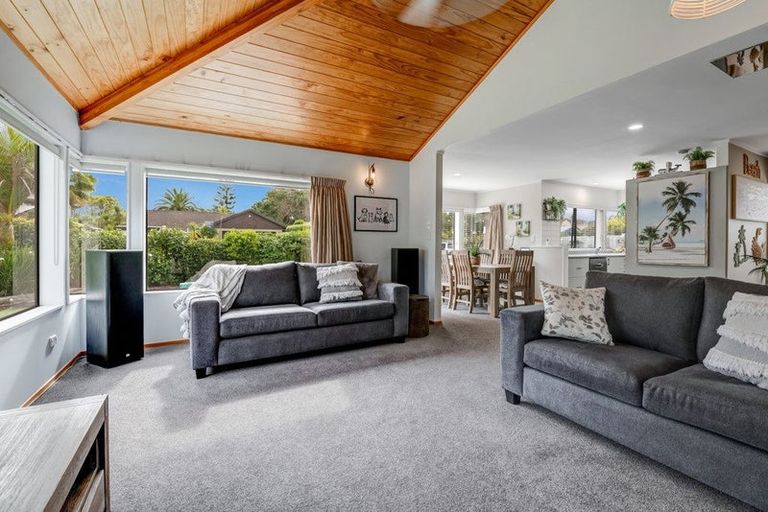 Photo of property in 75 Maygrove Drive, Orewa, 0931