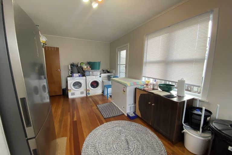 Photo of property in 98c Waiwhetu Road, Waterloo, Lower Hutt, 5011