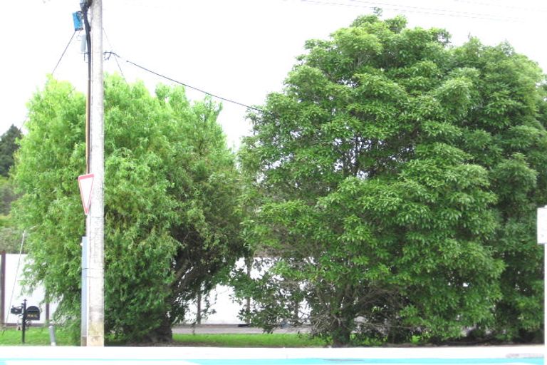 Photo of property in 2/13 Ocean View Road, Hillcrest, Auckland, 0627