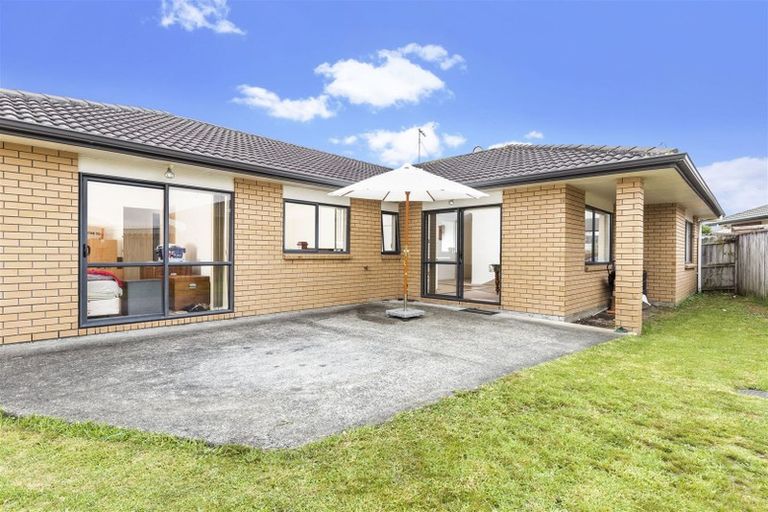 Photo of property in 37 Nicholas Gibbons Drive, Clendon Park, Auckland, 2103