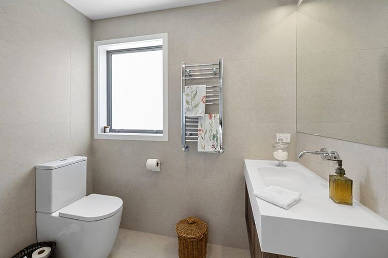 Photo of property in 62 Pendarves Street, New Plymouth, 4310