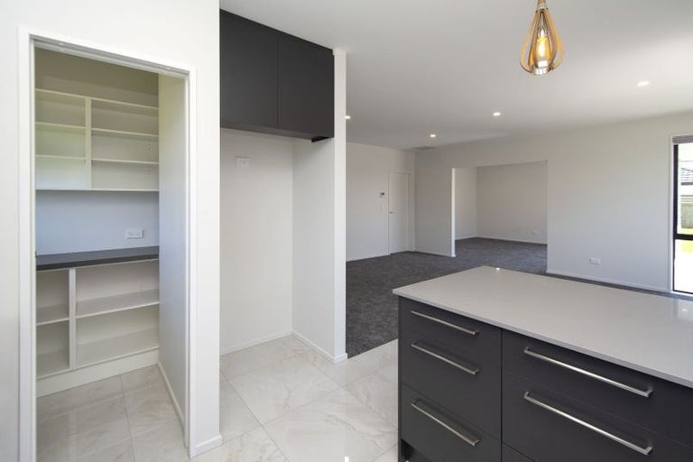 Photo of property in 6 Bryden Place, Halswell, Christchurch, 8025