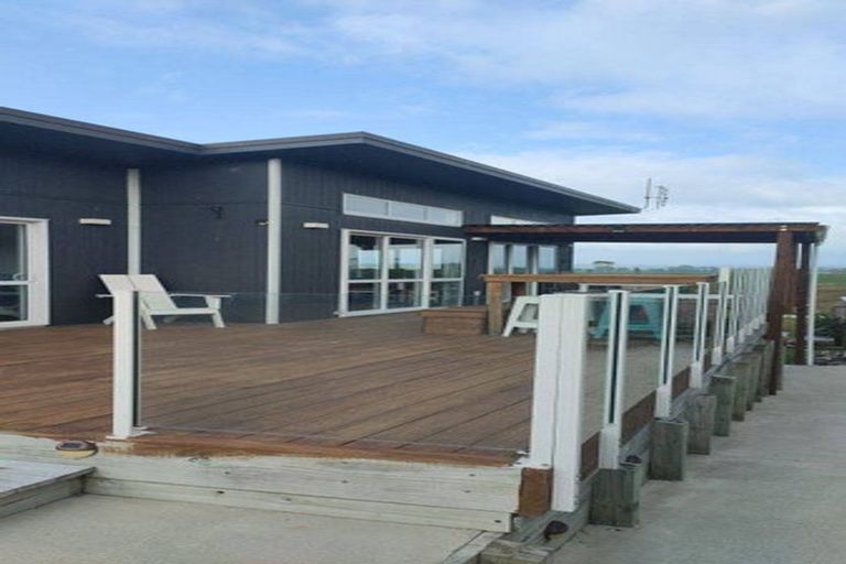 Photo of property in 154 Pukehina Parade, Pukehina, Te Puke, 3189