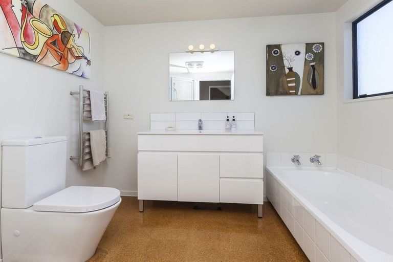 Photo of property in 57 Hinau Street, Fendalton, Christchurch, 8041