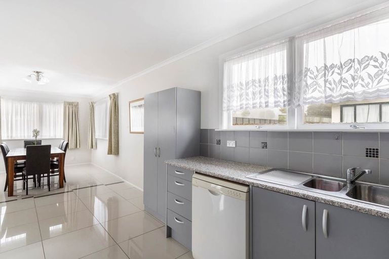 Photo of property in 123 Vodanovich Road, Te Atatu South, Auckland, 0610