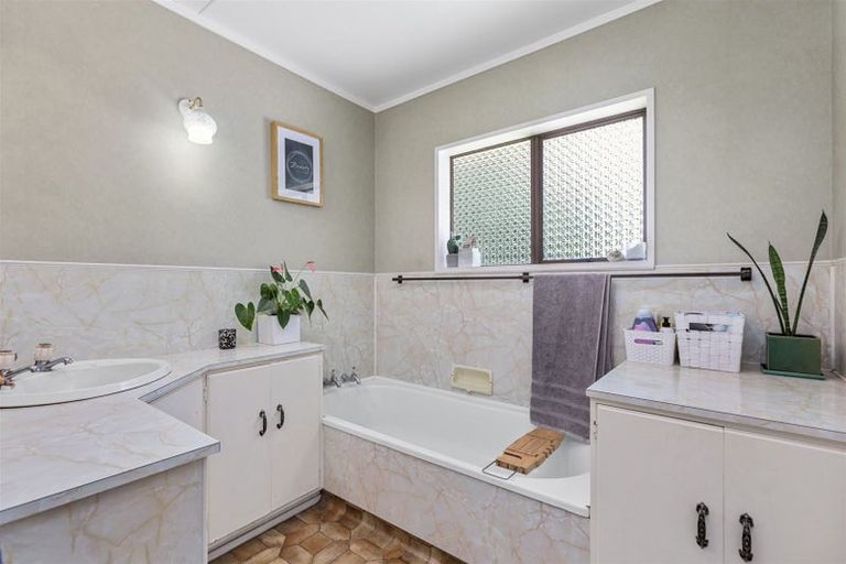 Photo of property in 1568a Old Coach Road, Pukehina, 3186