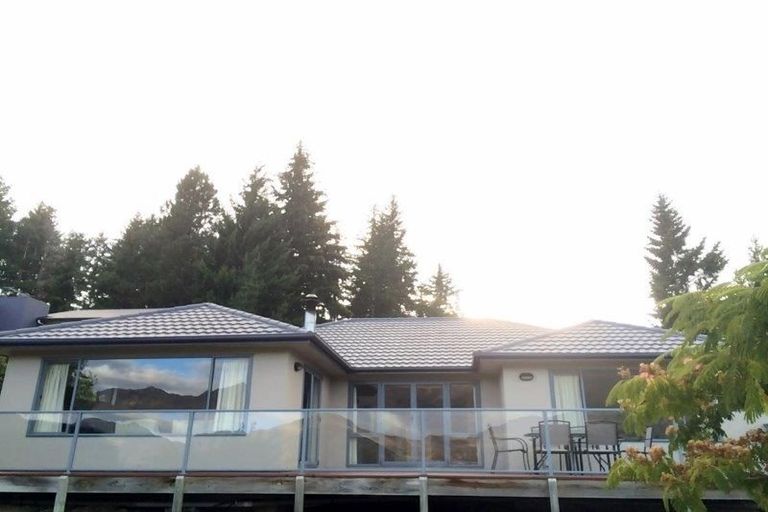 Photo of property in 15 Trevathan Lane, Wanaka, 9305