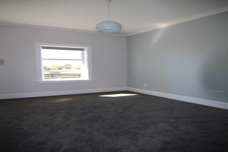 Photo of property in 40 Timaru Road, Waimate, 7924