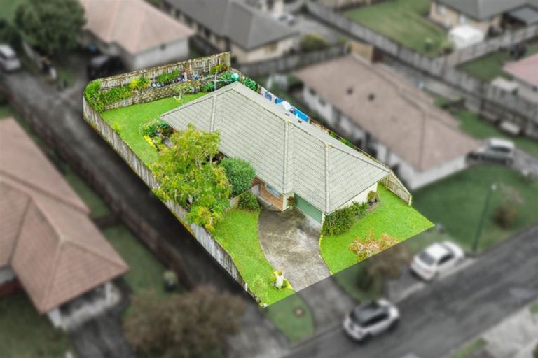 Photo of property in 12 Cretian Crescent, Henderson, Auckland, 0612