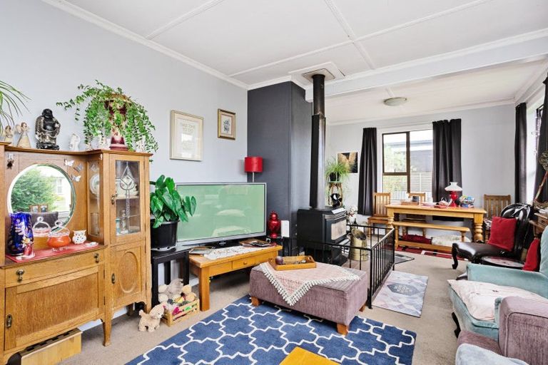 Photo of property in 64 Nichol Street, Heidelberg, Invercargill, 9812