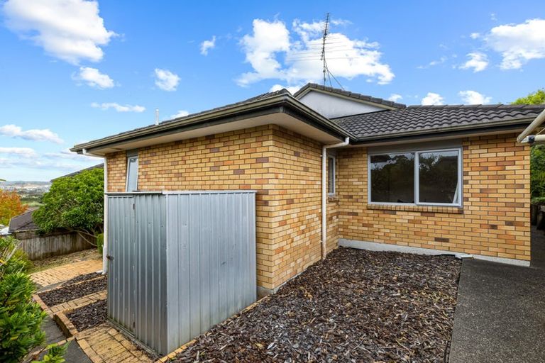 Photo of property in 12 Jelas Road, Red Beach, 0932