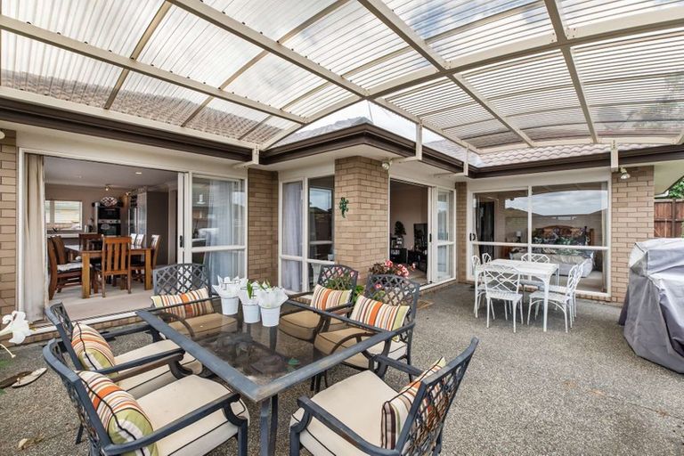 Photo of property in 34 Bellshill Close, Wattle Downs, Auckland, 2103