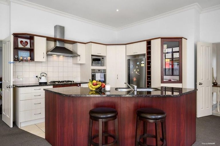 Photo of property in 5 Sayes Close, East Tamaki, Auckland, 2013