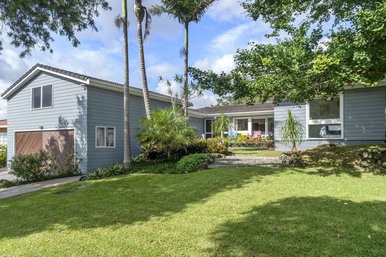 Photo of property in 28 Himalaya Drive, Half Moon Bay, Auckland, 2012