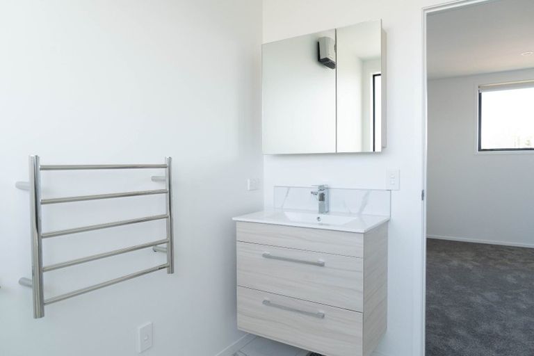 Photo of property in 6/19 Karamu Street, Te Atatu Peninsula, Auckland, 0610