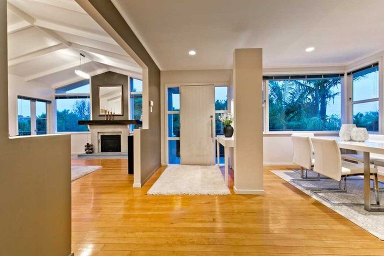 Photo of property in 456 Beach Road, Murrays Bay, Auckland, 0630