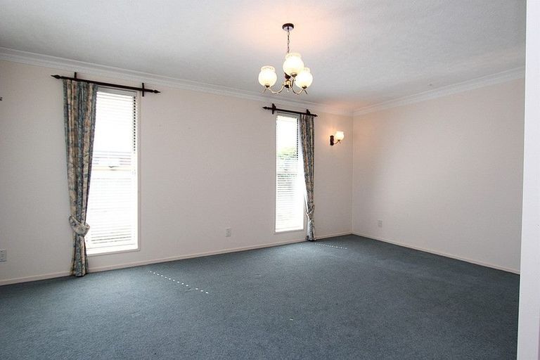 Photo of property in 10 Veitches Road, Casebrook, Christchurch, 8051