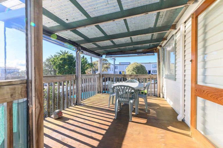 Photo of property in 18 Lavelle Road, Henderson, Auckland, 0612