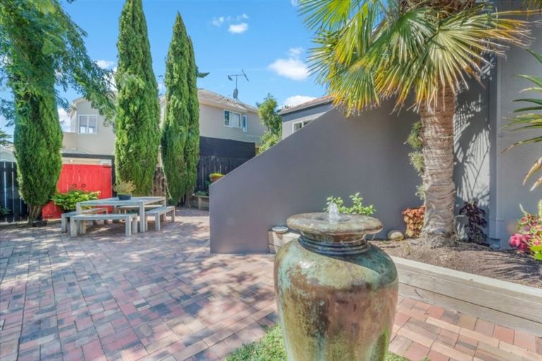 Photo of property in 10 Strata View, Western Heights, Hamilton, 3200