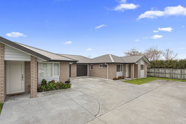 Photo of property in 22 Shrule Place, Huntington, Hamilton, 3210