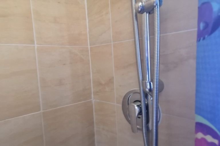 Photo of property in 16a Ennis Avenue, Pakuranga Heights, Auckland, 2010