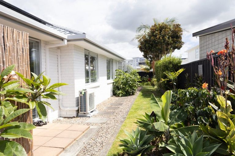 Photo of property in 5 Kihi Place, Ruakaka, 0116