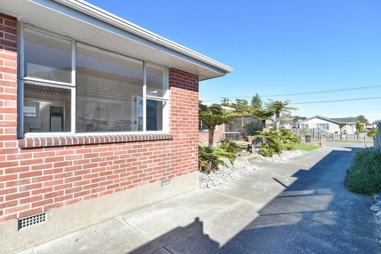 Photo of property in 13 Lyndhurst Crescent, Aranui, Christchurch, 8061