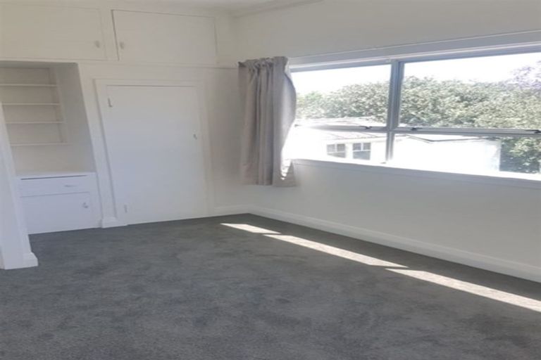 Photo of property in 52 Evans Road, Glen Eden, Auckland, 0602