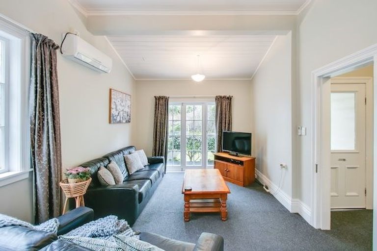 Photo of property in 103 Shakespeare Road, Bluff Hill, Napier, 4110