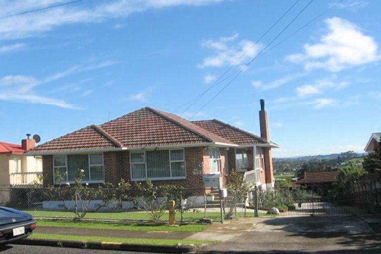 Photo of property in 73 Bradbury Road, Botany Downs, Auckland, 2010