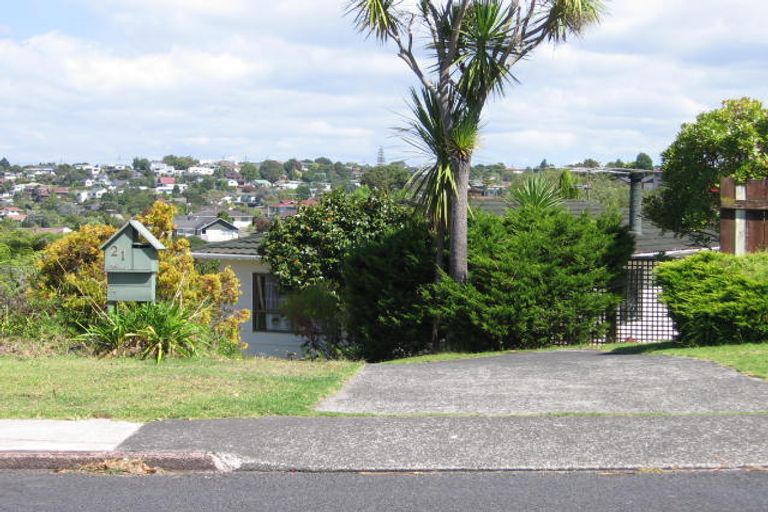Photo of property in 21 Geoffrey Road, Torbay, Auckland, 0630