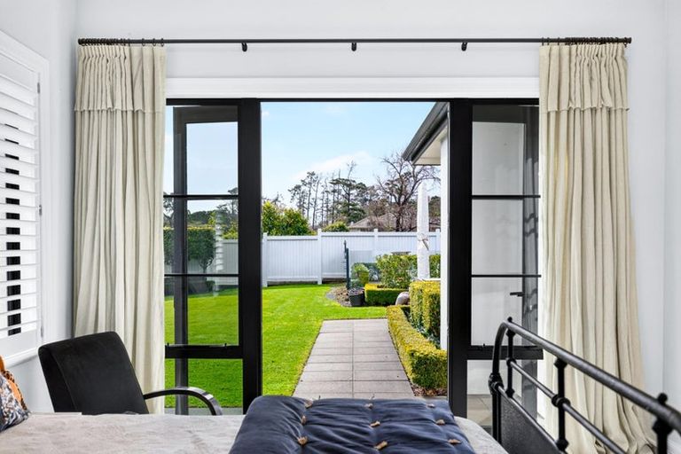 Photo of property in 80 Station Road, Kumeu, 0891