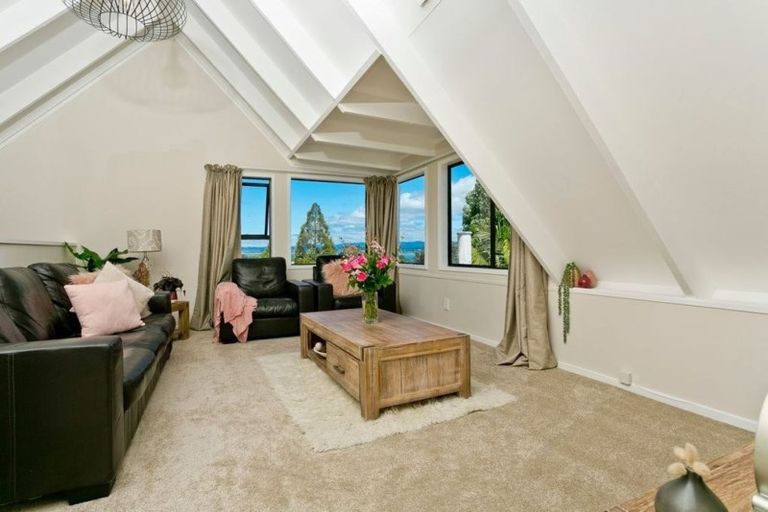 Photo of property in 2/74 Brigantine Drive, Beach Haven, Auckland, 0626