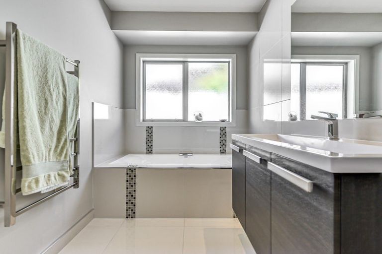 Photo of property in 3 Amokura Crescent, Flagstaff, Hamilton, 3210