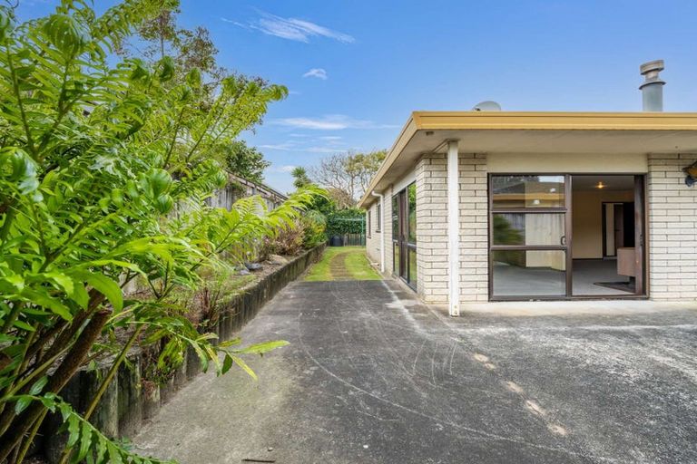Photo of property in 2/12 Penrhyn Place, Mount Maunganui, 3116