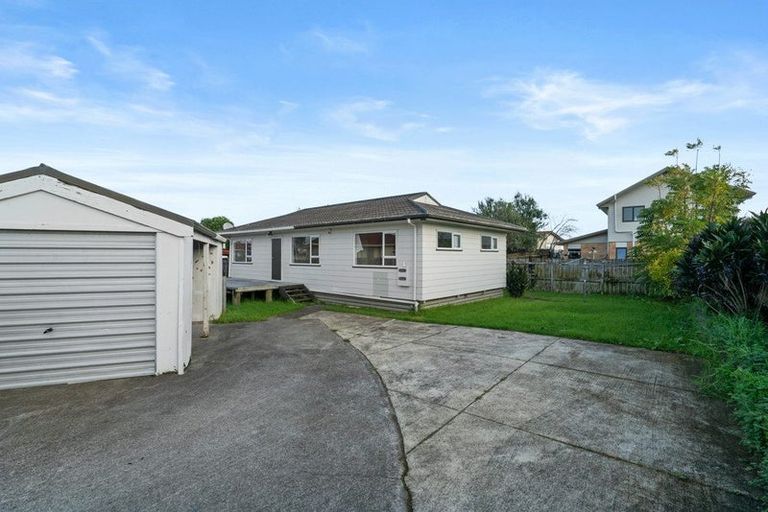 Photo of property in 49 Dungarvon Place, Clendon Park, Auckland, 2103