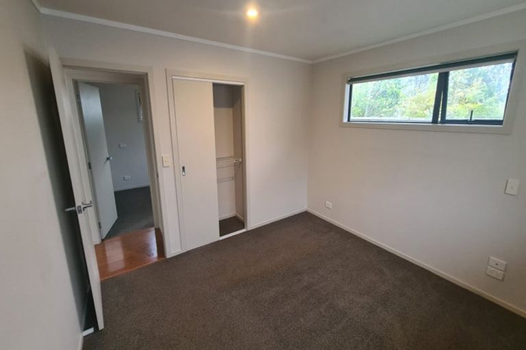 Photo of property in 197 Edmonton Road, Te Atatu South, Auckland, 0610