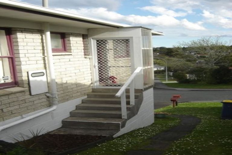 Photo of property in 1/17 Orton Street, Glenfield, Auckland, 0627
