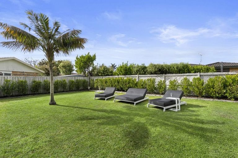 Photo of property in 22 Lakeside Drive, Orewa, 0931