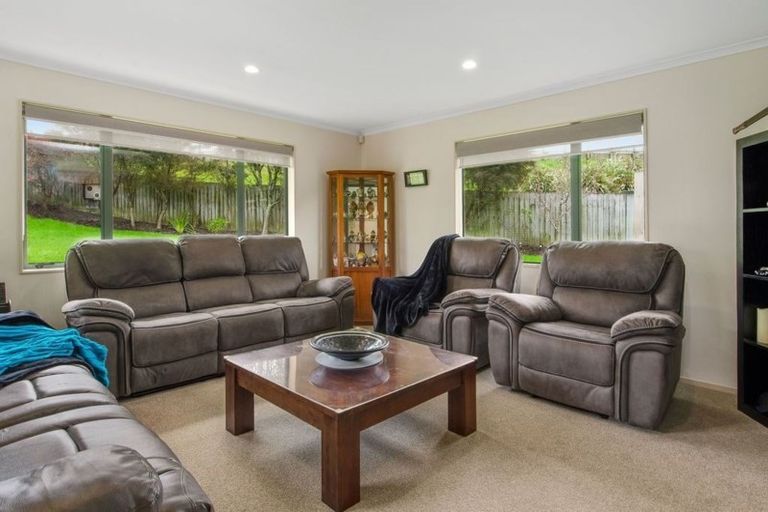 Photo of property in 14 Tauranga Place, Orewa, 0931