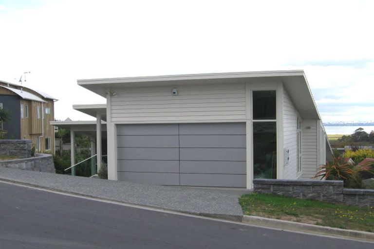 Photo of property in 10 Graceview Way, West Harbour, Auckland, 0618