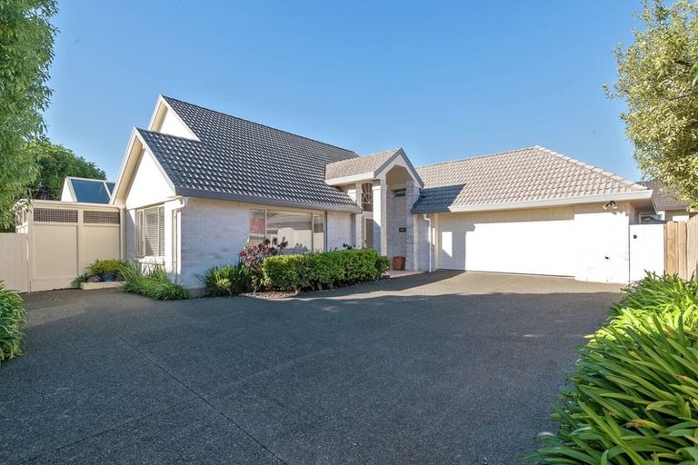 Photo of property in 2/132 Millhouse Drive, Northpark, Auckland, 2013