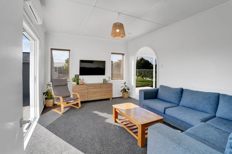 Photo of property in 147 Tasman Street, Opunake, 4616