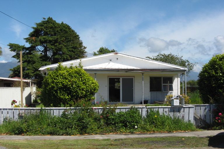 Photo of property in 8 Forbes Street, Westport, 7825