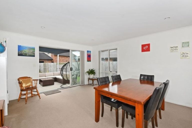 Photo of property in 14 O'farrell Drive, One Tree Point, 0118