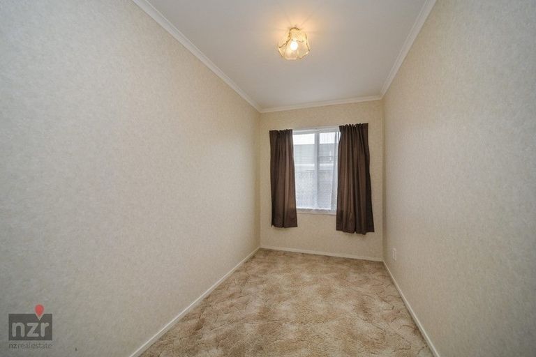 Photo of property in 5 Rosebank Avenue, Kelvin Grove, Palmerston North, 4414