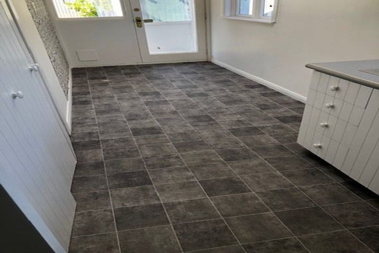 Photo of property in 11 Oroua Street, Eastbourne, Lower Hutt, 5013