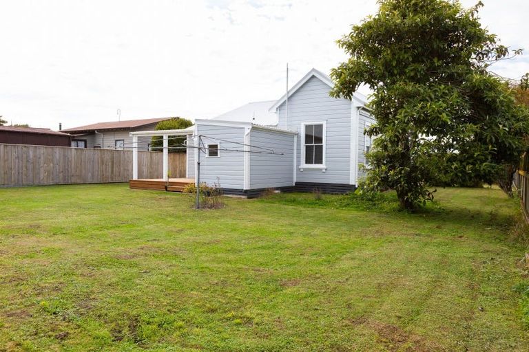 Photo of property in 37 Ross Street, Woodville, 4920