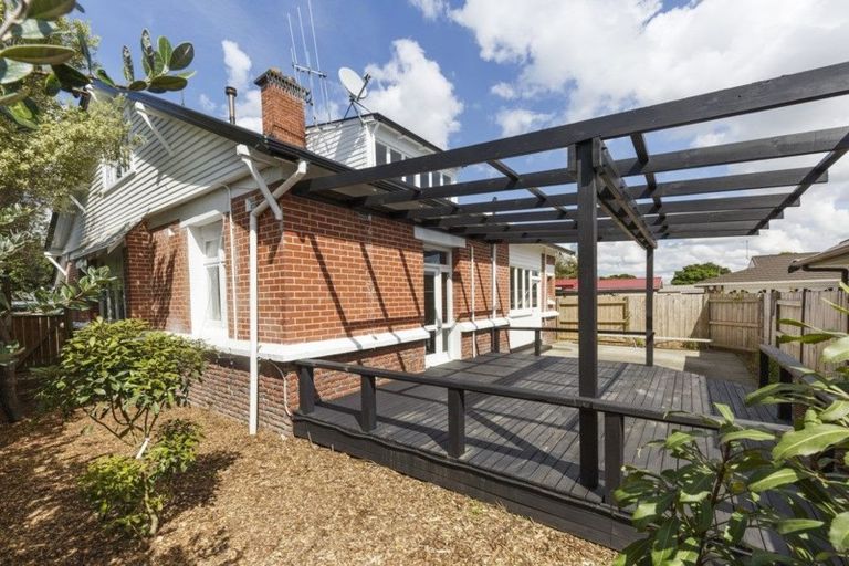 Photo of property in 53 Limbrick Street, Terrace End, Palmerston North, 4410