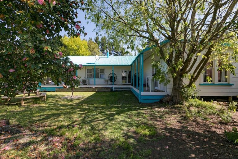 Photo of property in 1 Charlotte Street, Takapau, 4203